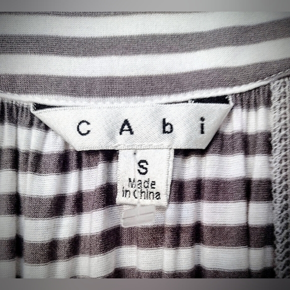 CAbi Tunic Racerback Tank w/ Fabric Rosettes, White/Gray, Size Small, Style 293 - Picture 5 of 7